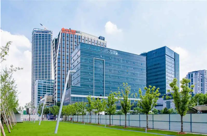 1648798186475001.jpg 東航濱江中心.jpg